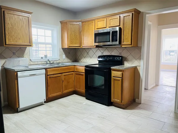 $1,750 | 2422 Eagle Street, Houston, TX 77004