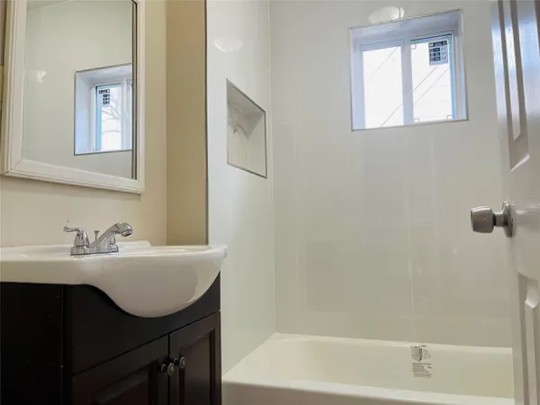 $1,750 | 2422 Eagle Street, Houston, TX 77004