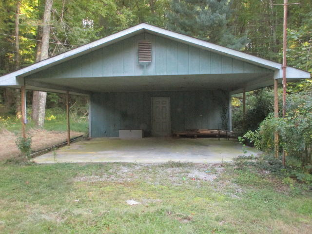 172 Hilltop Road Spring City, TN 37381 - Photo 2 of 18 IMG_7877