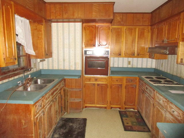 172 Hilltop Road Spring City, TN 37381 - Photo 6 of 18 IMG_7883