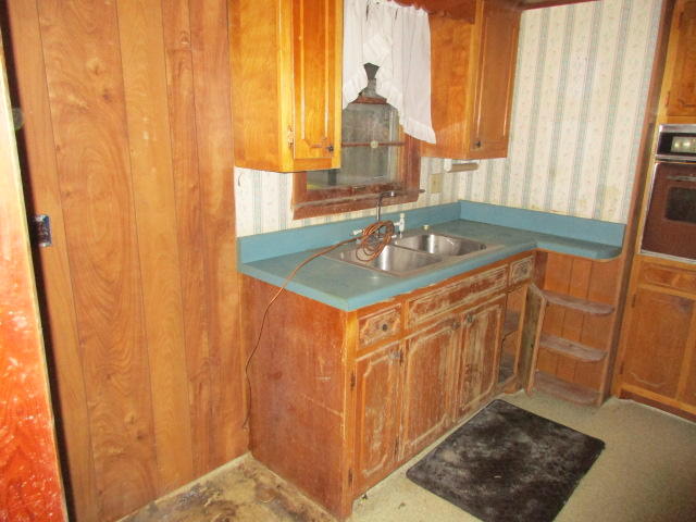 172 Hilltop Road Spring City, TN 37381 - Photo 7 of 18 IMG_7884