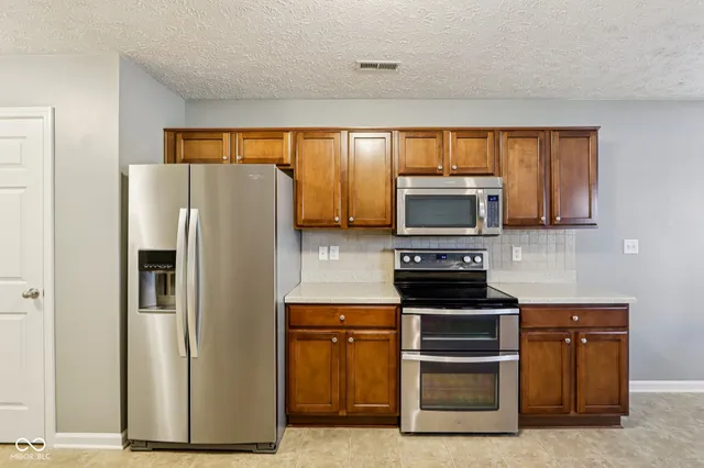 $369,900 | 5556 Jutland Drive, Plainfield, IN 46168