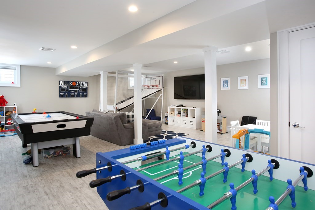 1 Pine Grove Road Medfield, MA 02052 - Photo 32 of 40