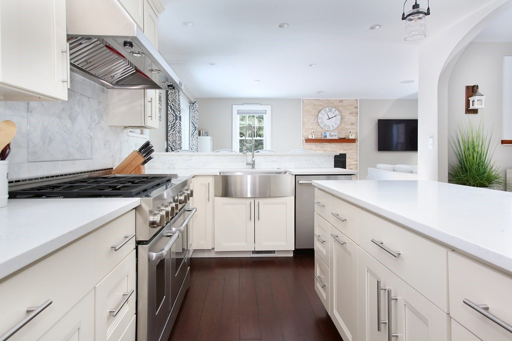 1 Pine Grove Road Medfield, MA 02052 - Photo 7 of 40