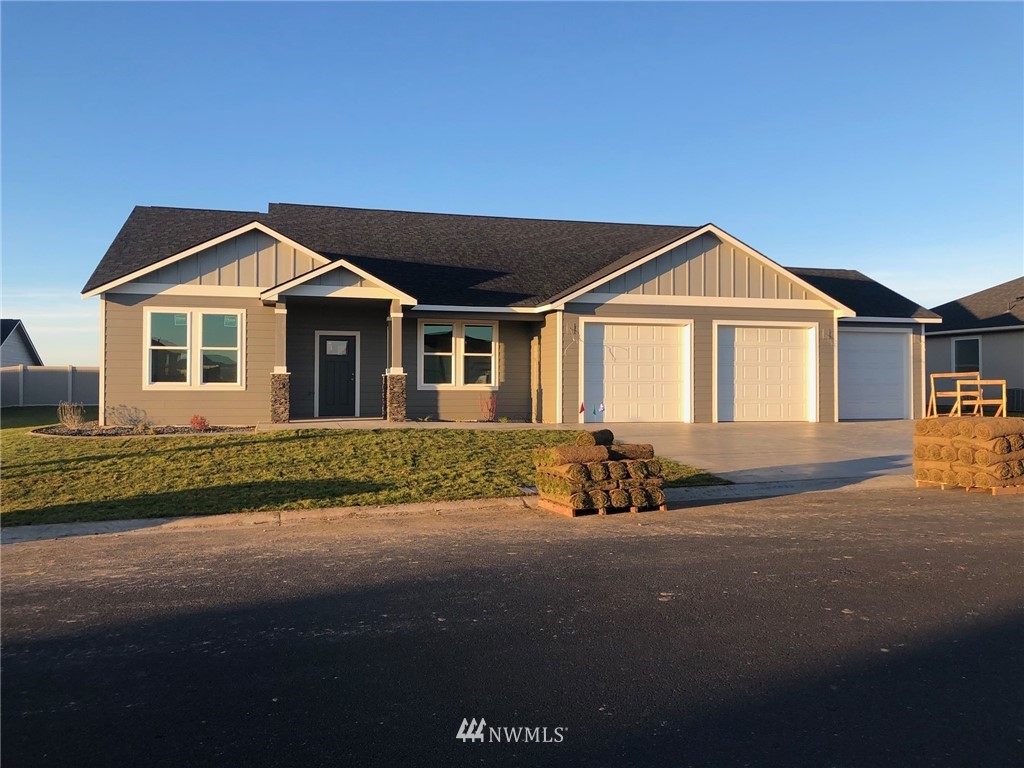 1480 West Goodlander Road Selah, WA 98942 - Photo 1 of 7