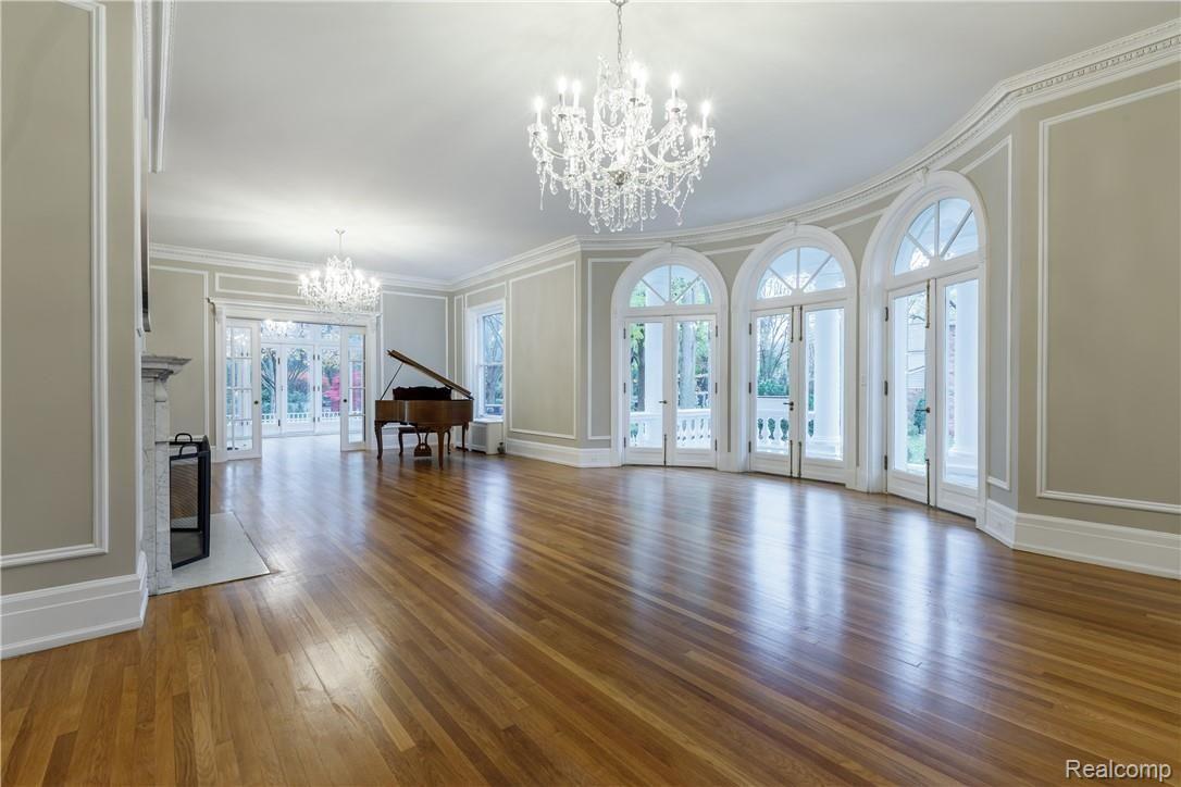 285 Washington Road Grosse Pointe, MI 48230 - Photo 12 of 81 285-Washington---Interior-017.jpg