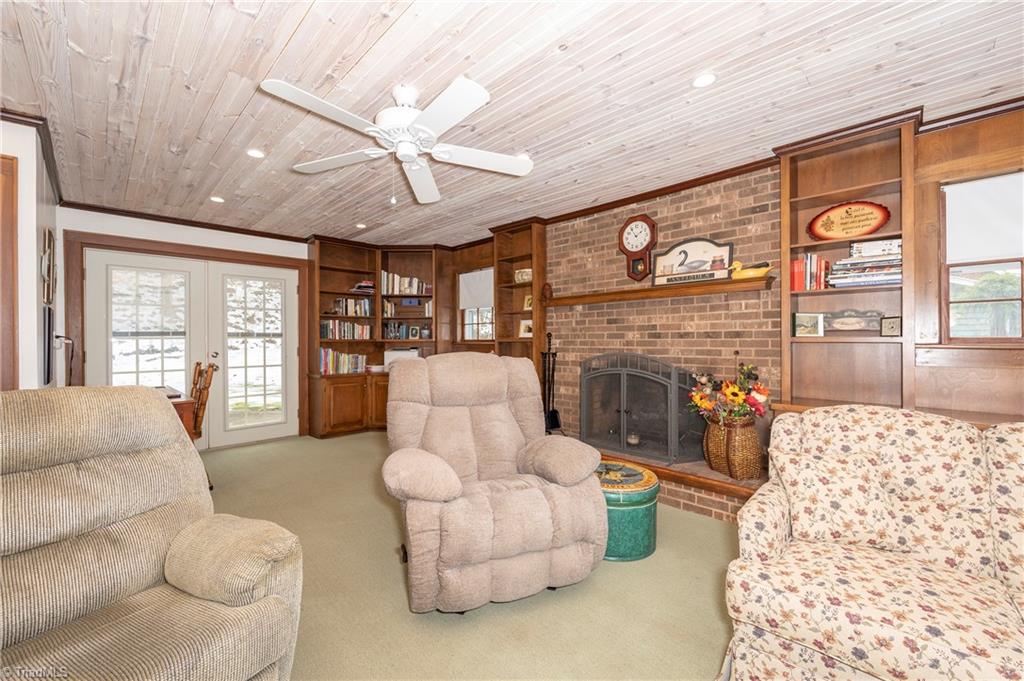 130 Green Valley Road Elkin, NC 28621 - Photo 14 of 43 Kitchen