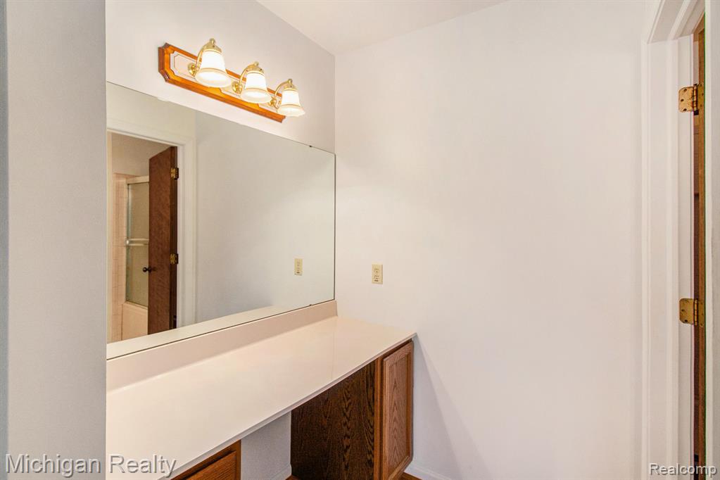 3531 East Commerce Road Commerce Township, MI 48382 - Photo 14 of 30