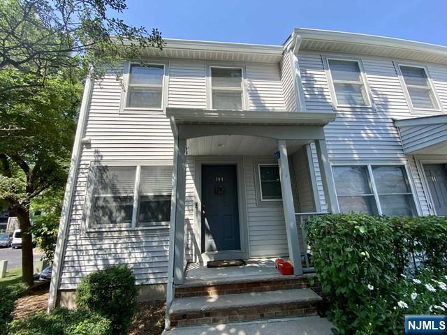 144 Panorama Drive Edgewater, NJ 07020 - Photo 10 of 10 front view of a house