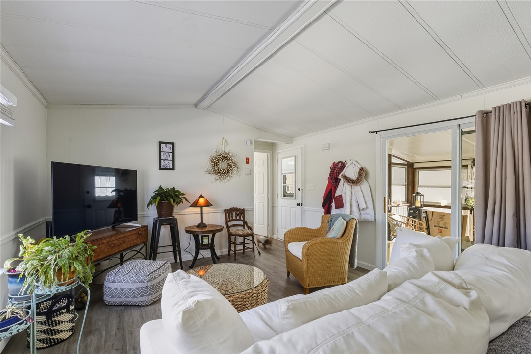 502 Forest Road Middletown, RI 02842 - Photo 19 of 31 Gallery Image 19