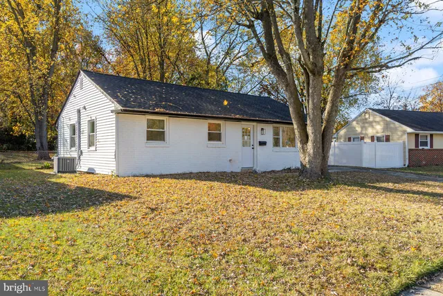 a house view with a outdoor space