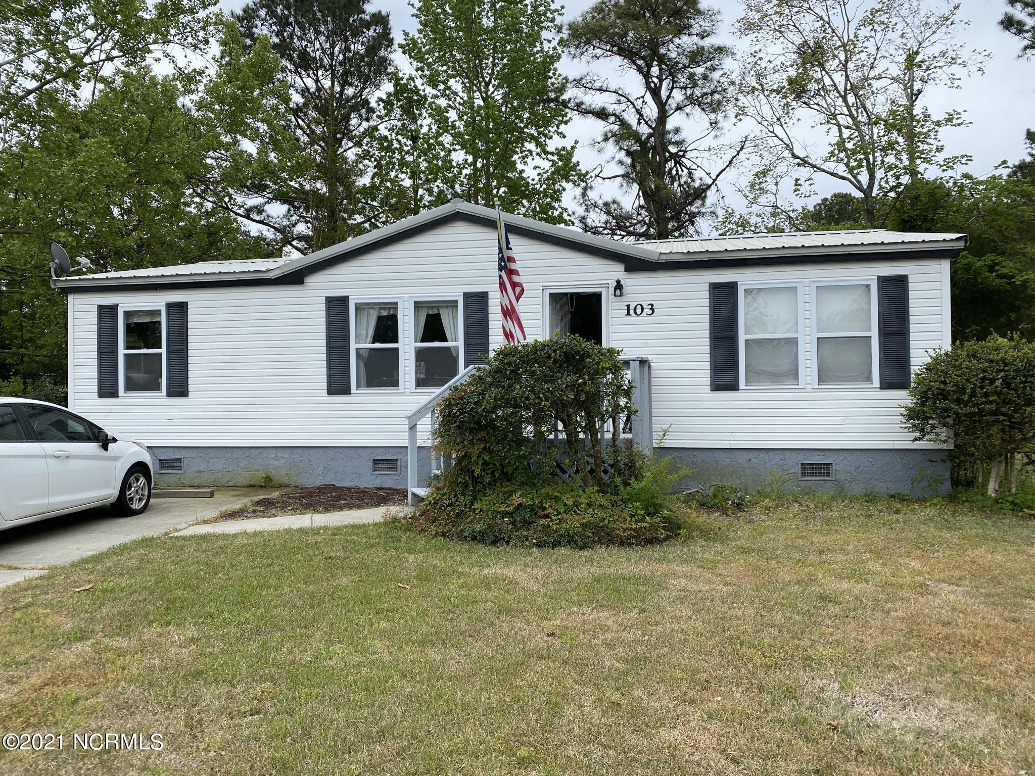 103 Navy Court Hampstead, NC 28443 - Photo 1 of 16 IMG_0261