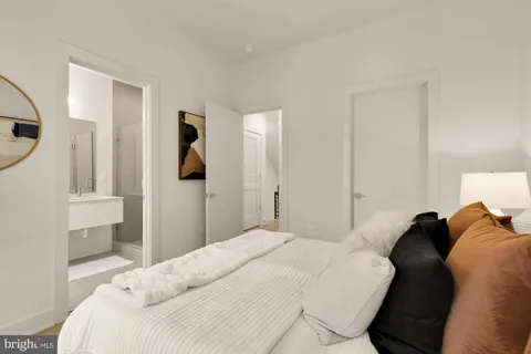 $1,095,000 | 2647 41st Street Northwest, Unit 4, Washington, DC 20007