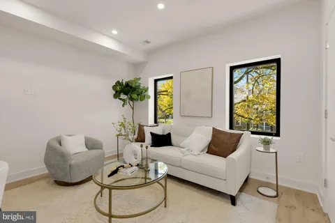 $1,095,000 | 2647 41st Street Northwest, Unit 4, Washington, DC 20007