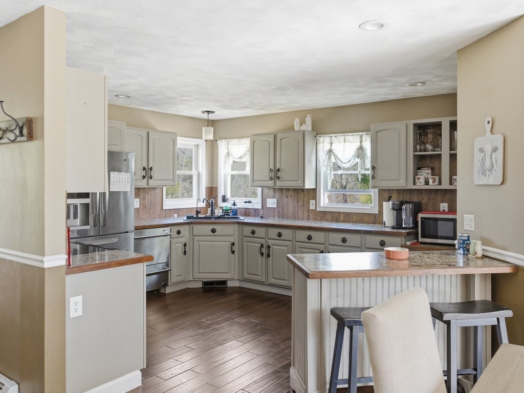 272 Nicholas Road Coventry, RI 02827 - Photo 4 of 29