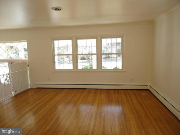 5 Pine Road Malvern, PA 19355 - Photo 2 of 21 Living Room