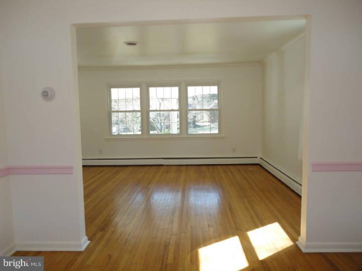 5 Pine Road Malvern, PA 19355 - Photo 4 of 21 Living Room