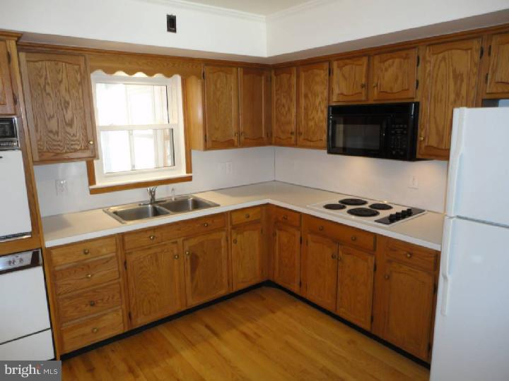 5 Pine Road Malvern, PA 19355 - Photo 8 of 21 Kitchen
