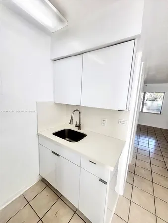 $1,495 | 15 Alhambra Circle, Unit 6, Coral Gables, FL 33134