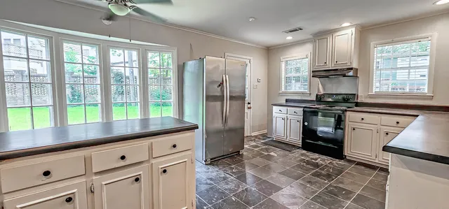 $449,000 | 724 Center Drive, Memphis, TN 38112