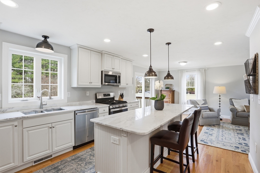 175 Rangeway Road Billerica, MA 01862 - Photo 2 of 42