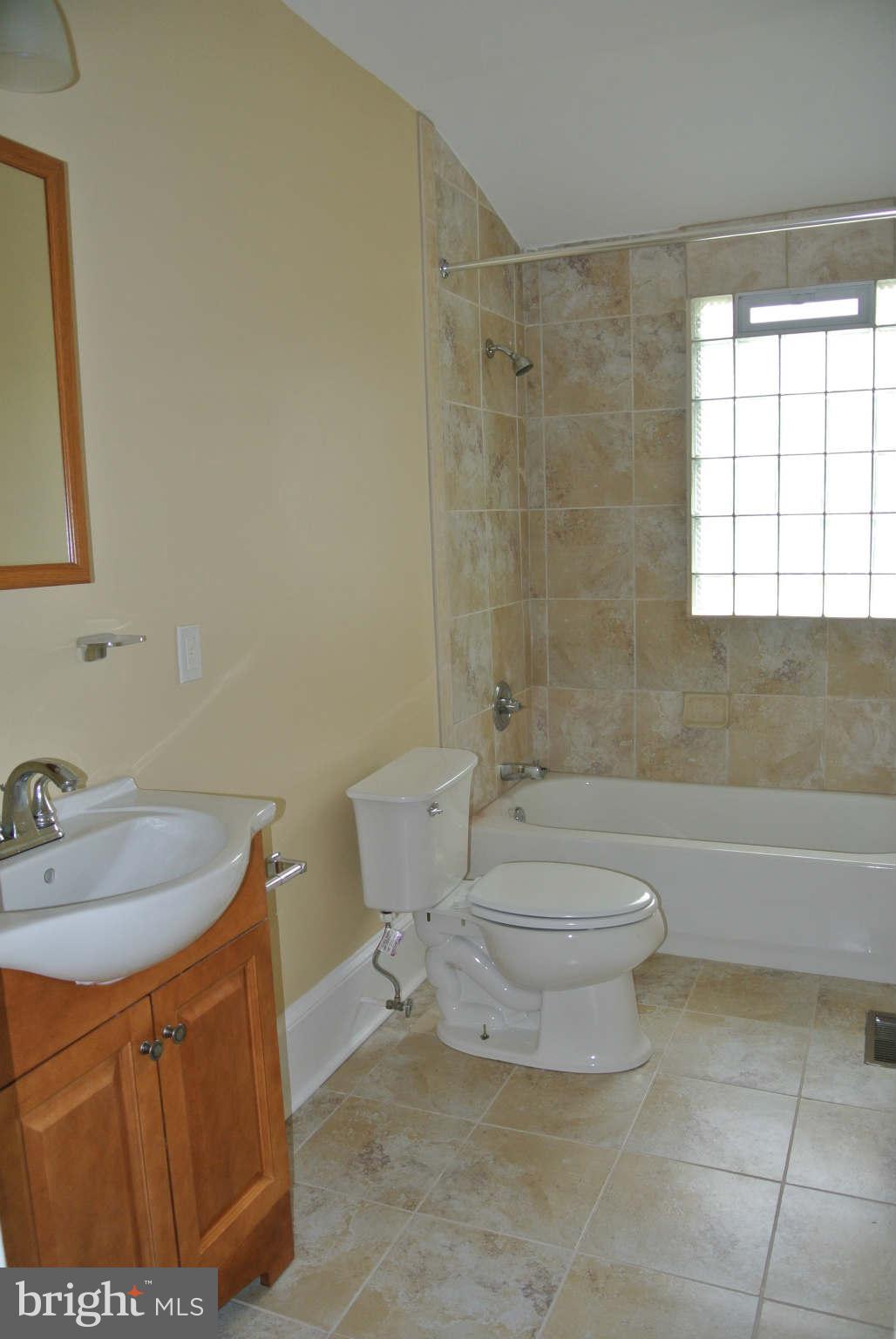3700 Chesholm Road Baltimore, MD 21216 - Photo 17 of 20 Full Bath Upper