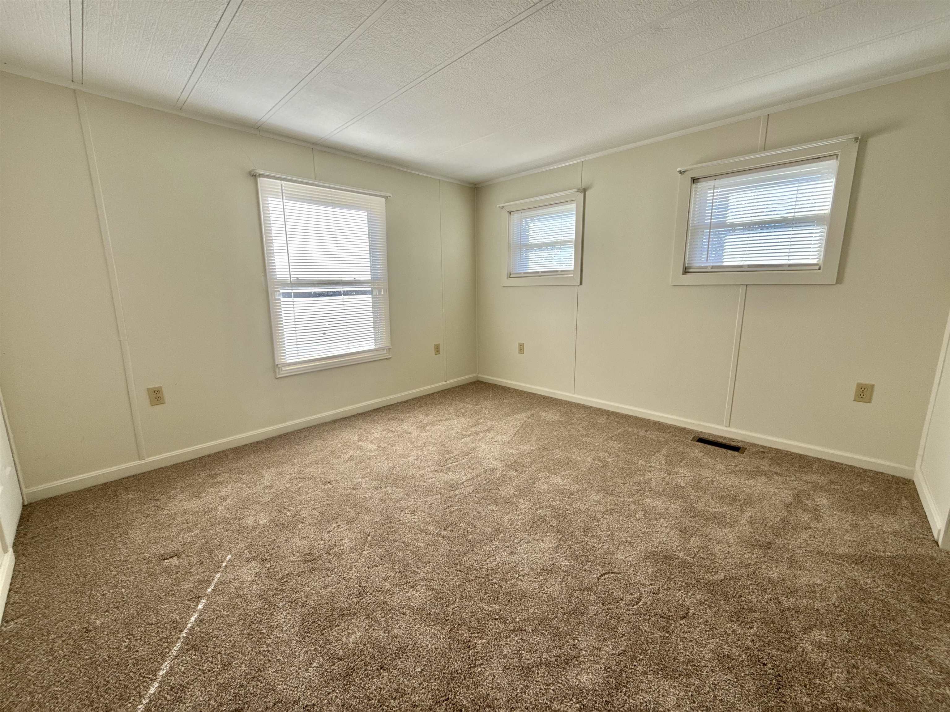 81 Crampton Road, Unit 33 Castleton, VT 05735 - Photo 14 of 24