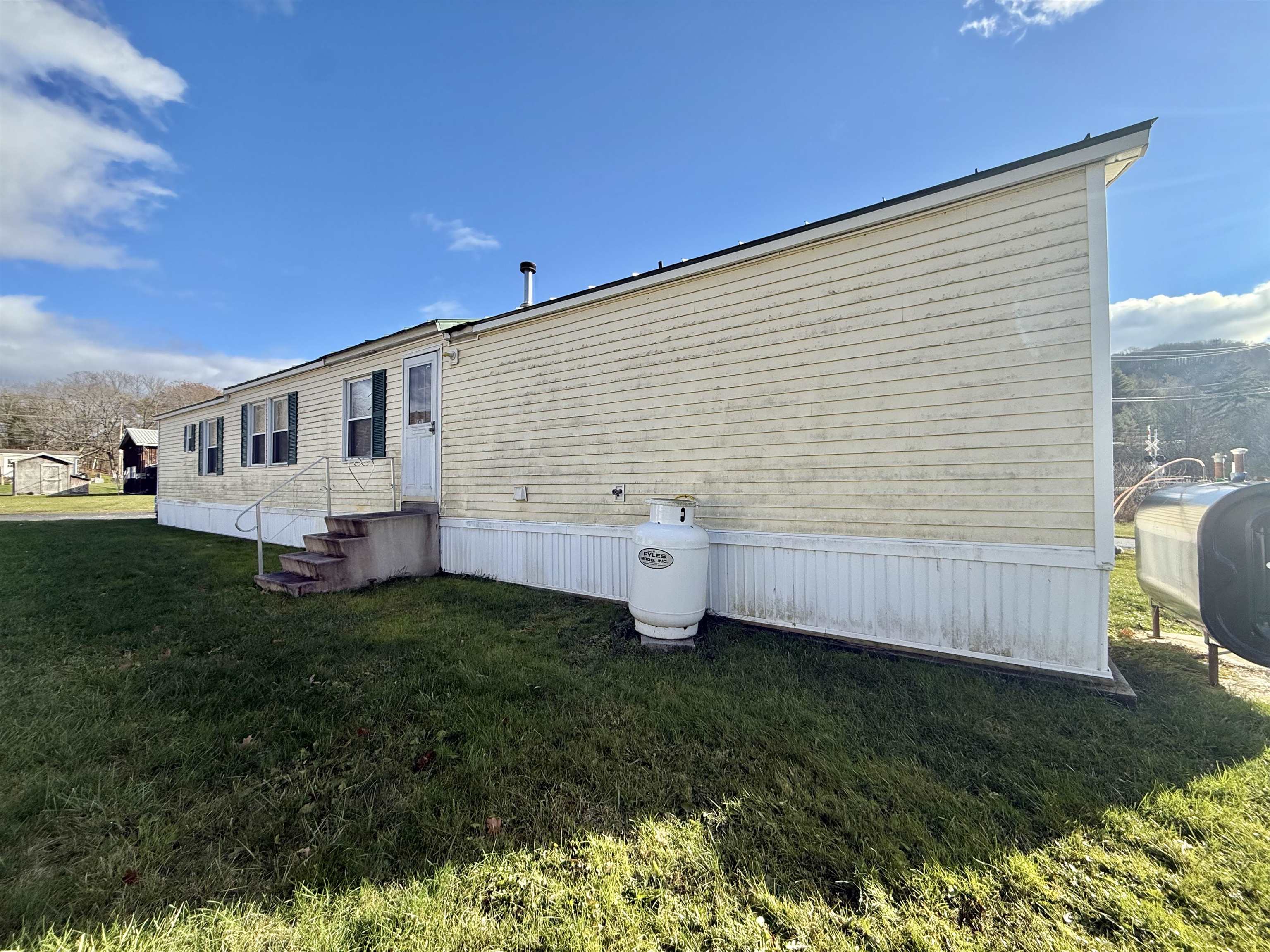 81 Crampton Road, Unit 33 Castleton, VT 05735 - Photo 4 of 24