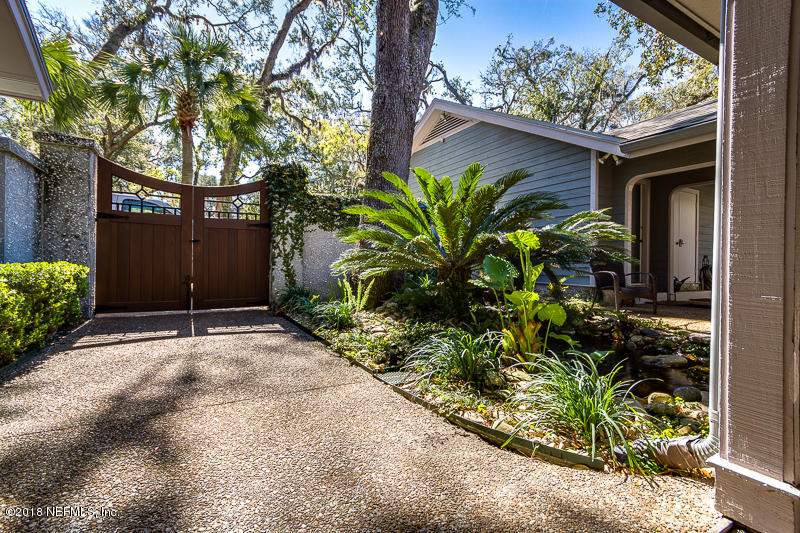 18 Beachwood Road Fernandina Beach, FL 32034 - Photo 2 of 47 Gates to Courtyard