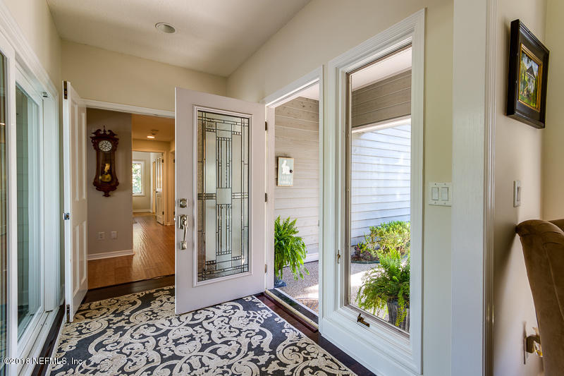 18 Beachwood Road Fernandina Beach, FL 32034 - Photo 3 of 47 Foyer