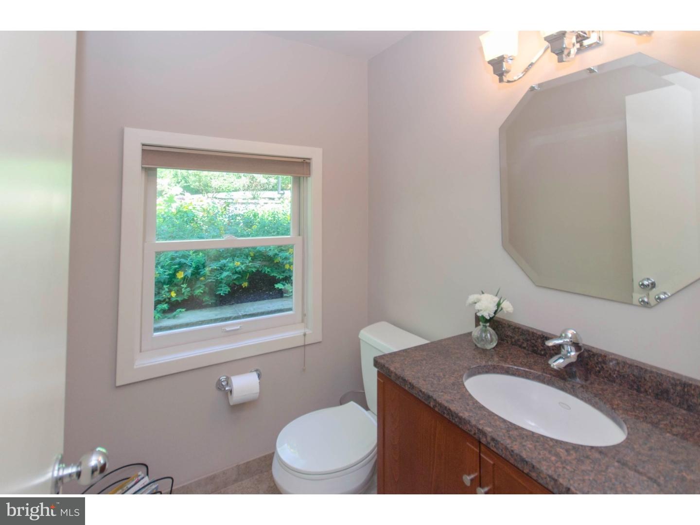 3292 Manor Road Huntingdon Valley, PA 19006 - Photo 19 of 25 Bathroom