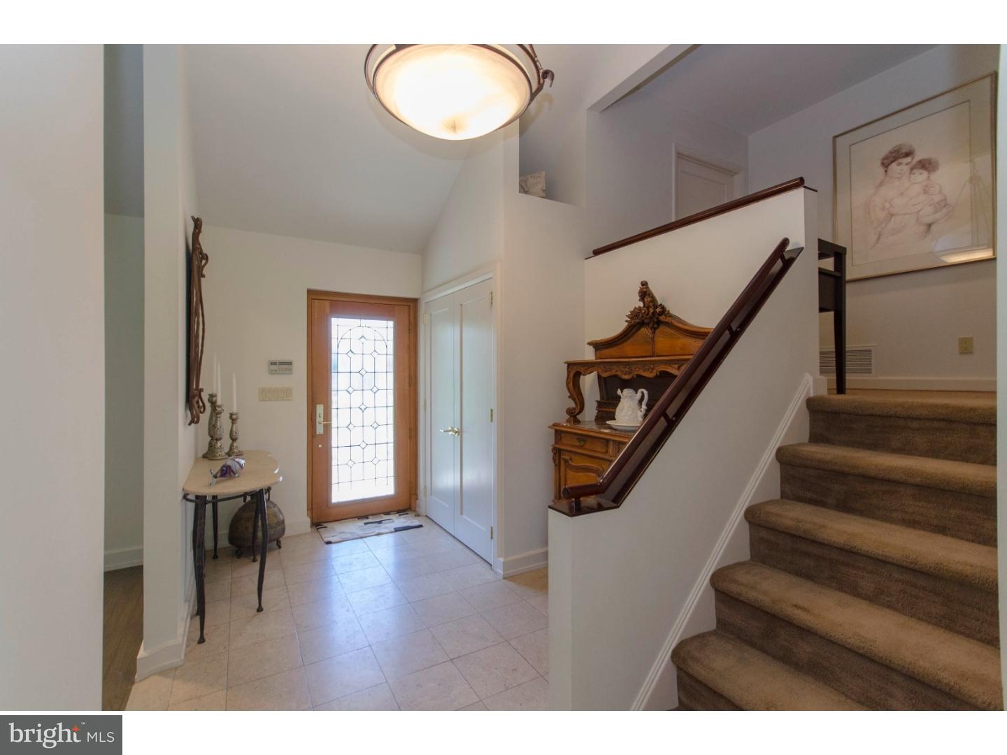 3292 Manor Road Huntingdon Valley, PA 19006 - Photo 5 of 25 Foyer
