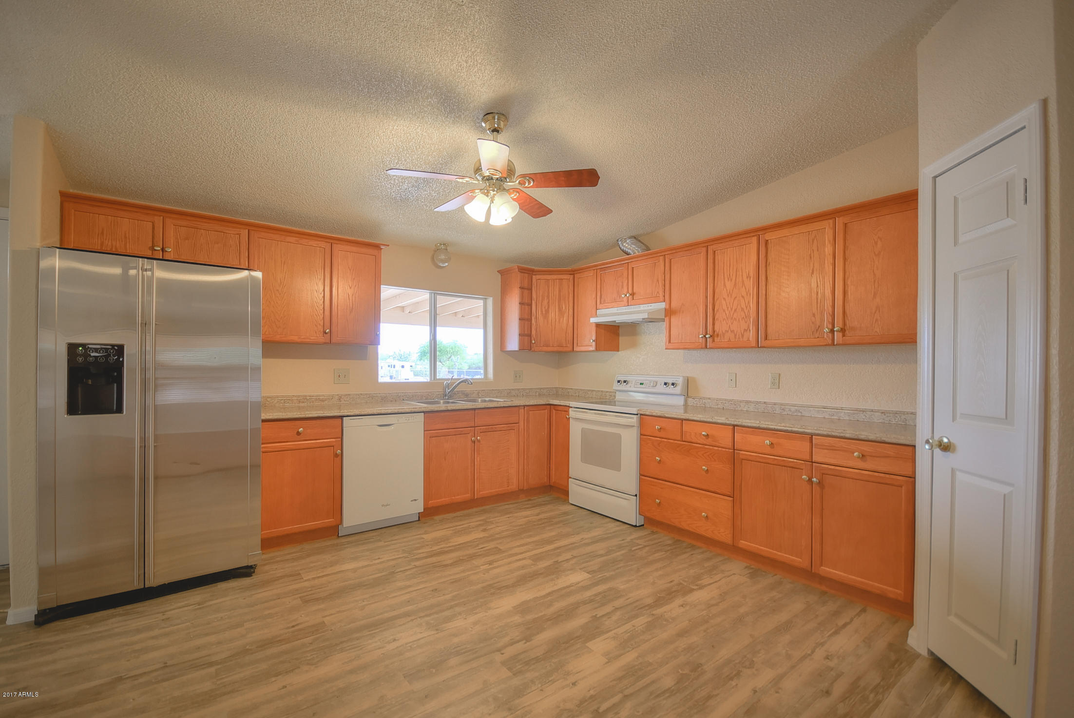 1152 East Maddock Road Phoenix, AZ 85086 - Photo 12 of 33 12