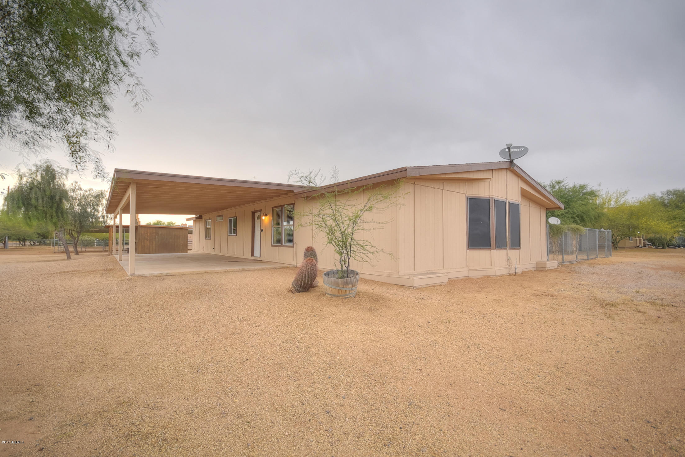 1152 East Maddock Road Phoenix, AZ 85086 - Photo 2 of 33 2