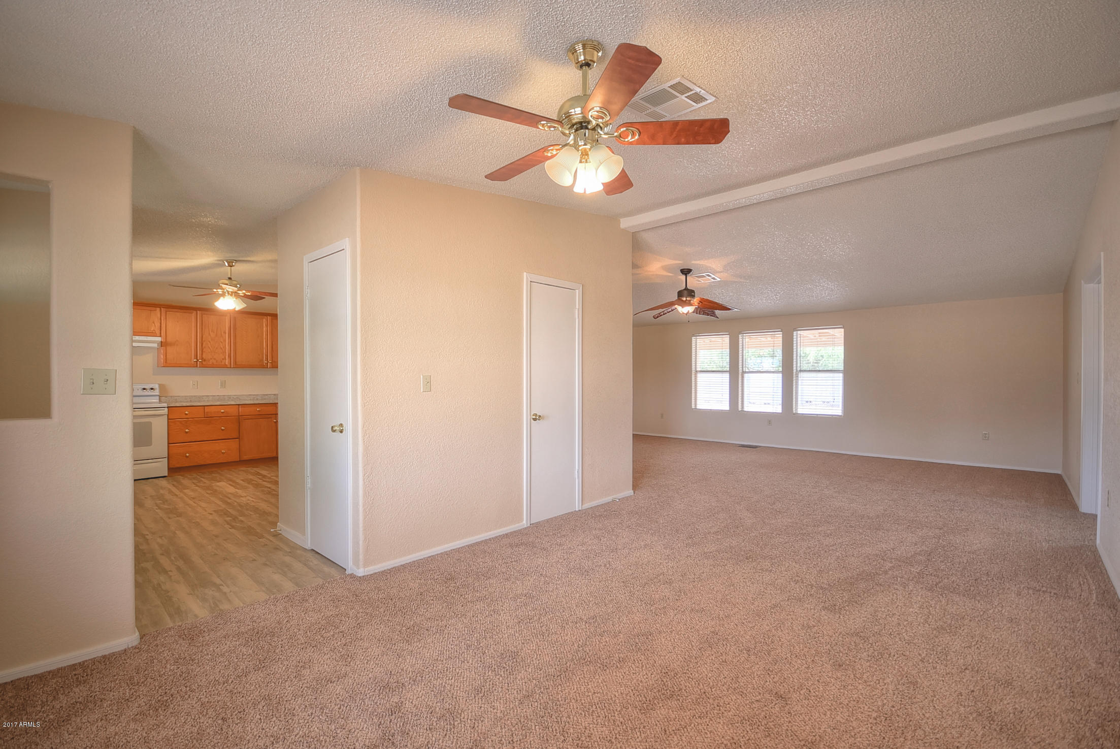 1152 East Maddock Road Phoenix, AZ 85086 - Photo 9 of 33 9