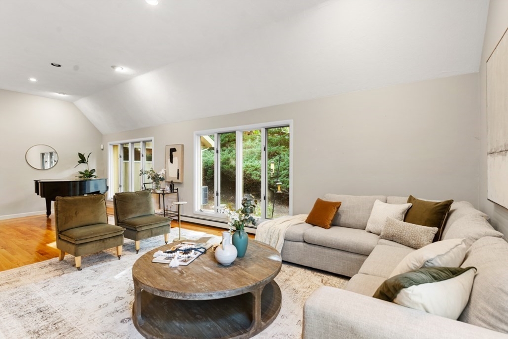 16 Bluejay Road Lynnfield, MA 01940 - Photo 7 of 41 Gallery Image 7