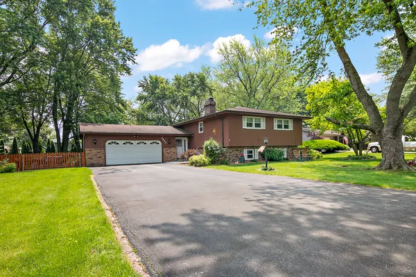 $319,950 | 5844 Muriel Lane, St. Anne, IL 60964