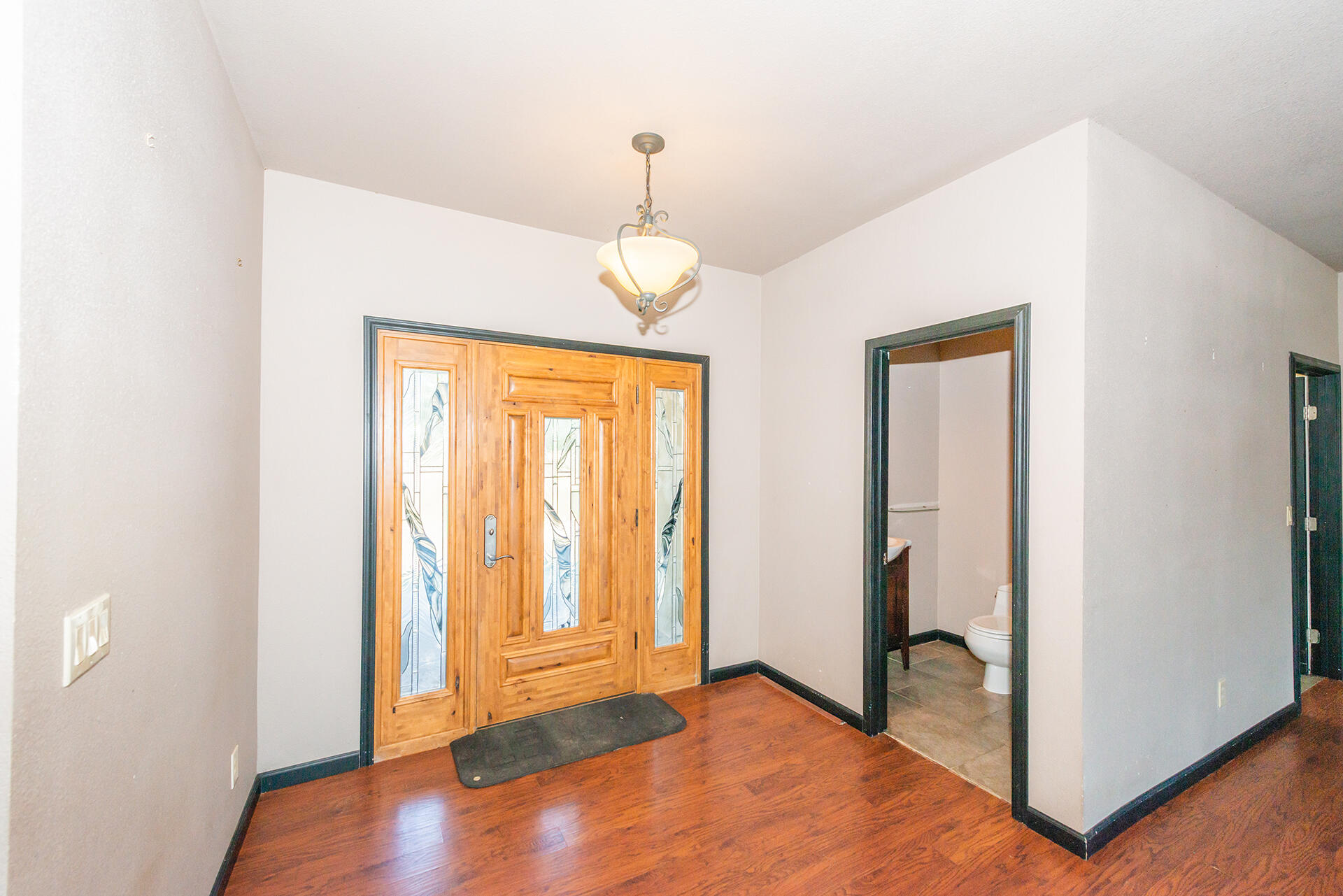 13575 Gas Point Road Igo, CA 96047 - Photo 4 of 59 Entry