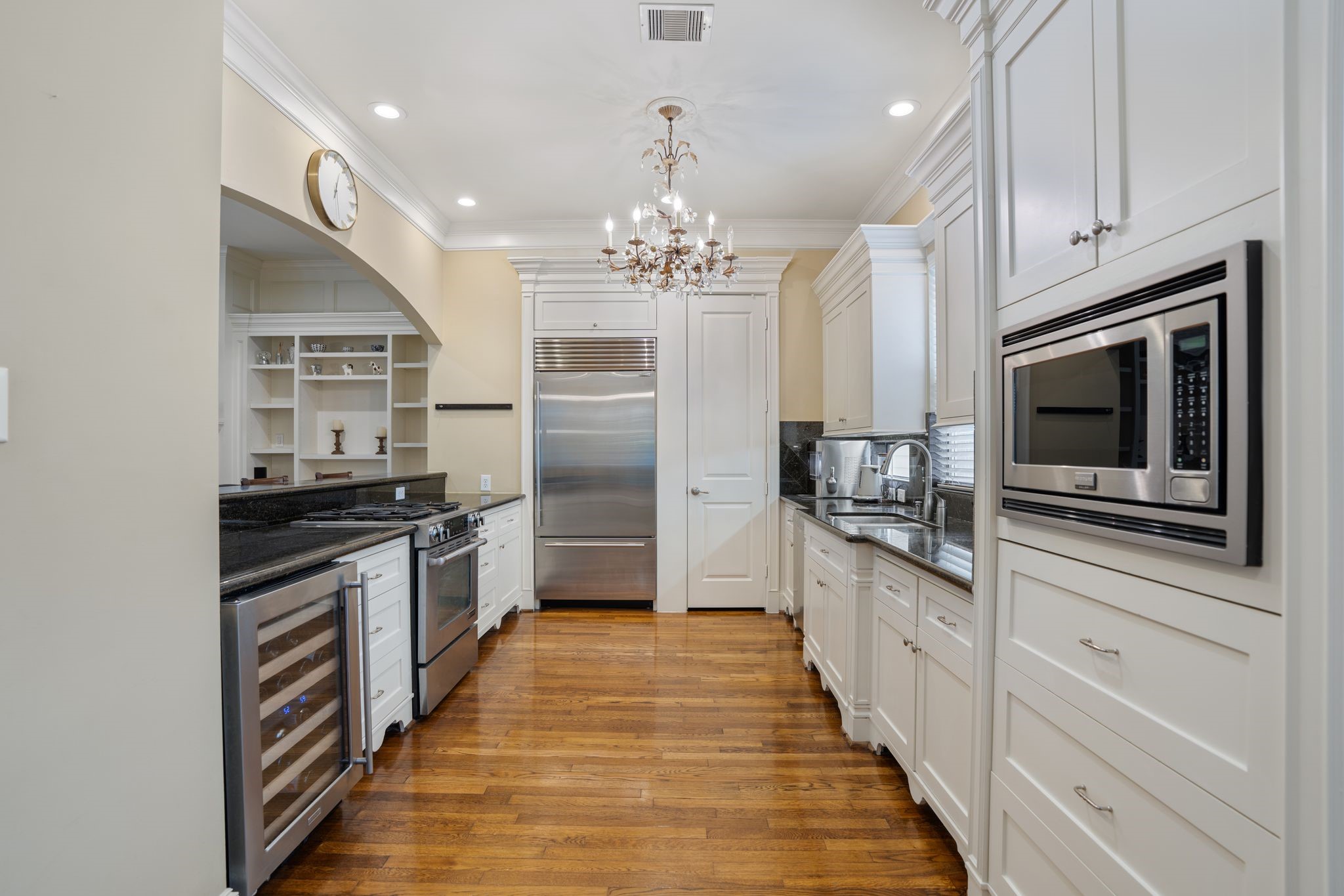 2502 Lawrence Street Houston, TX 77008 - Photo 11 of 26