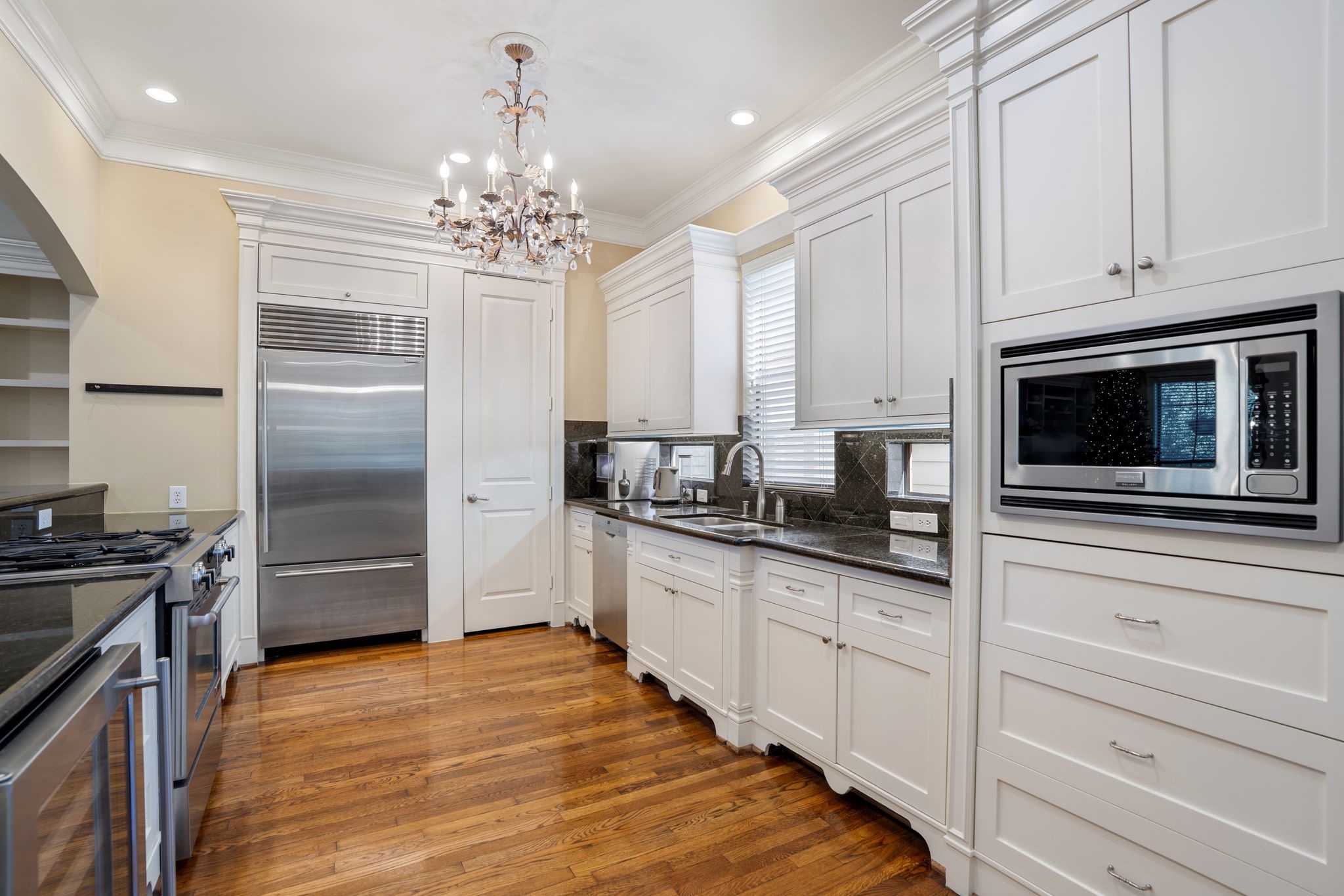 2502 Lawrence Street Houston, TX 77008 - Photo 12 of 26