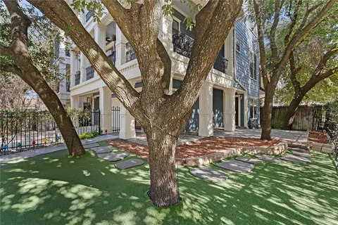 $695,000 | 2502 Lawrence Street, Houston, TX 77008
