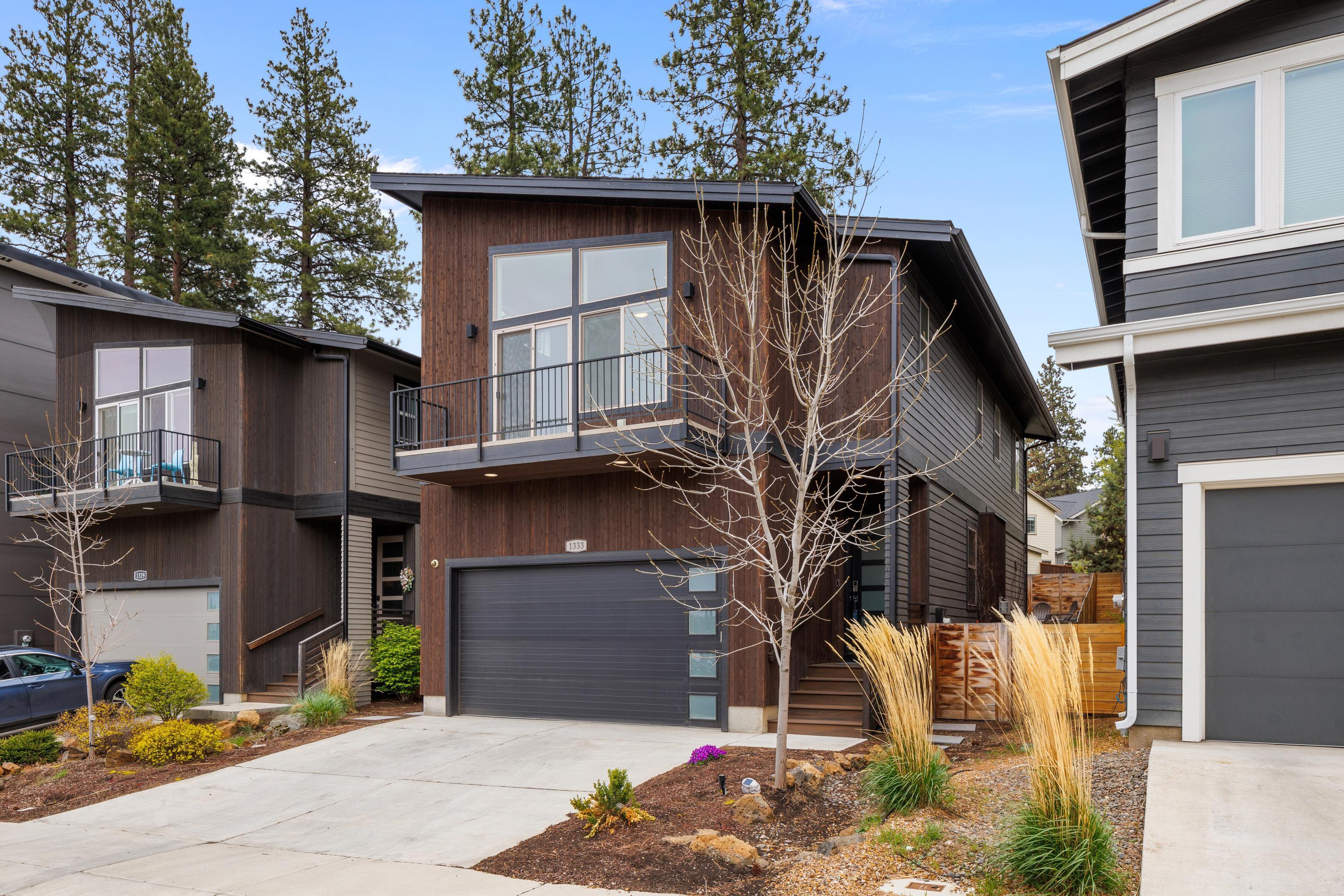 1333 Southwest Boardwalk Lane Bend, OR 97702 - Photo 3 of 46 Front