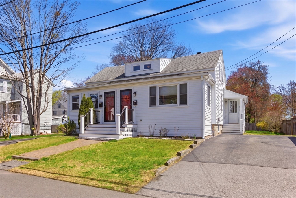 7 Maple Street, Unit 7 Reading, MA 01867 - Photo 1 of 40