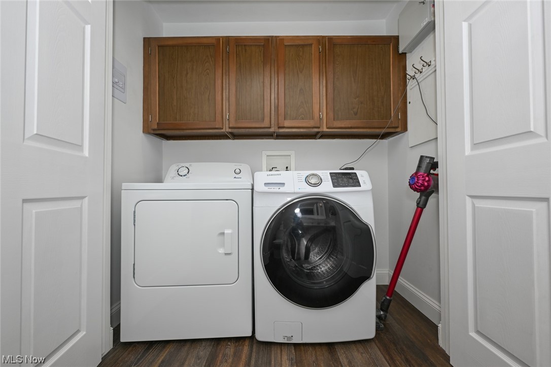 171 Granger Road, Unit 138 Medina, OH 44256 - Photo 21 of 31 Convenient laundry with storage located on second floor.