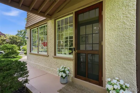 $1,150,000 | 445 Algonquin Place, Webster Groves, MO 63119