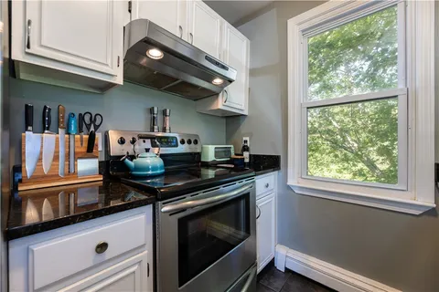 $375,000 | 156 River Street, Unit B, South Kingstown, RI 02879