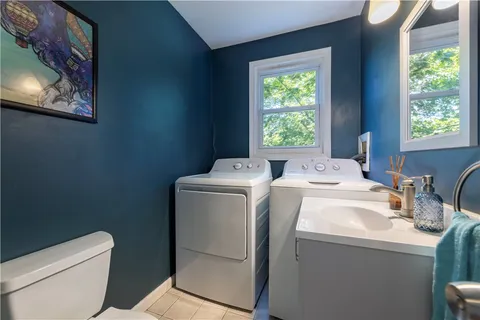 $375,000 | 156 River Street, Unit B, South Kingstown, RI 02879