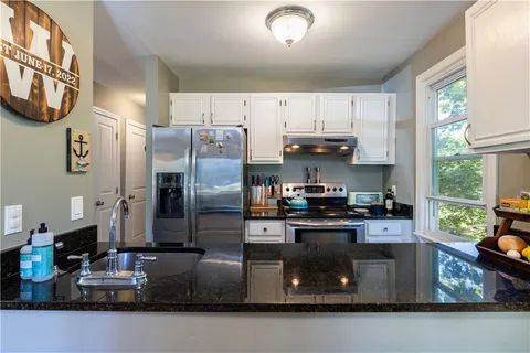 $375,000 | 156 River Street, Unit B, South Kingstown, RI 02879