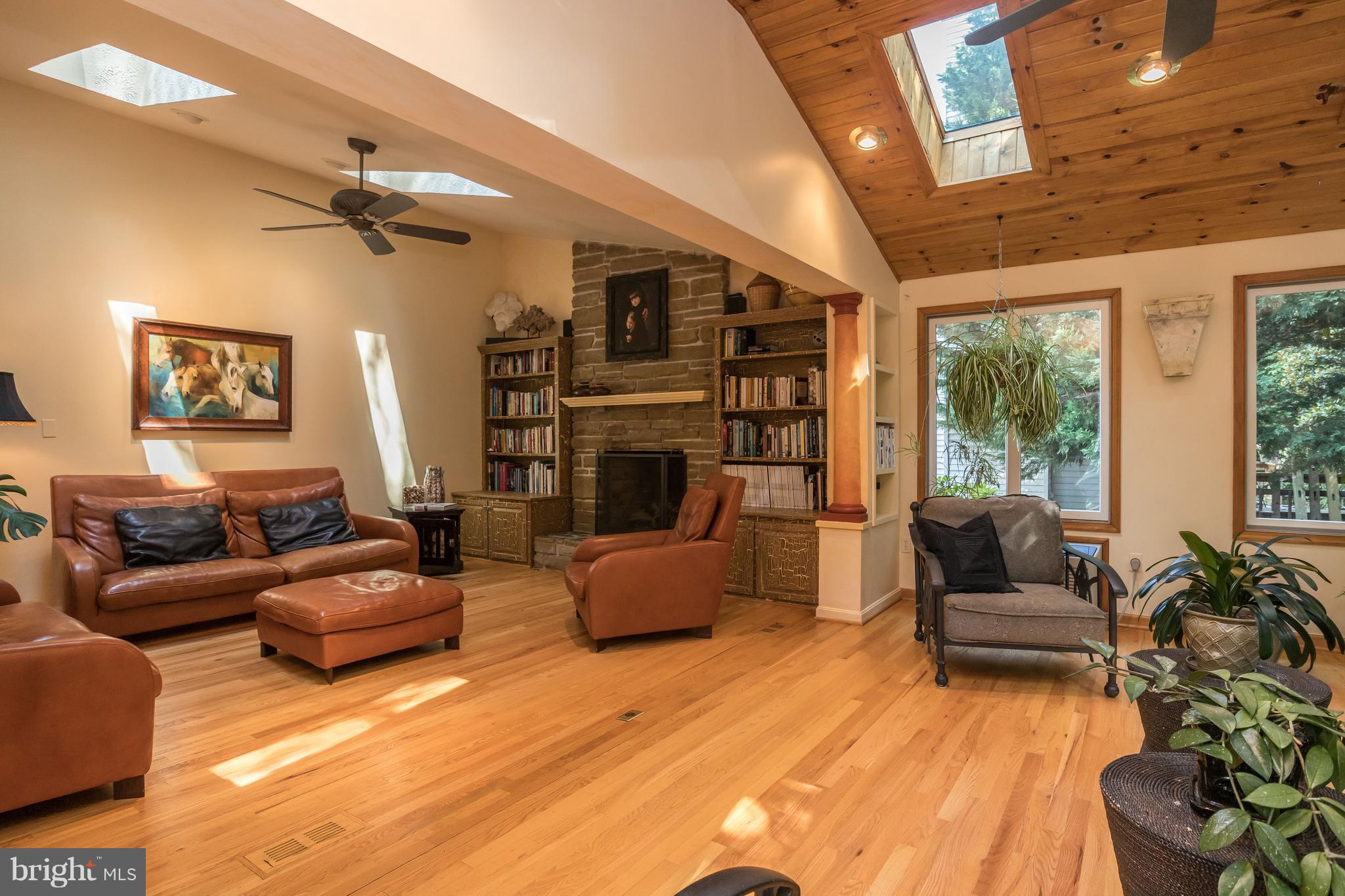 414 Riding Ridge Road Annapolis, MD 21403 - Photo 11 of 30 Family Room w/sundrenched addition