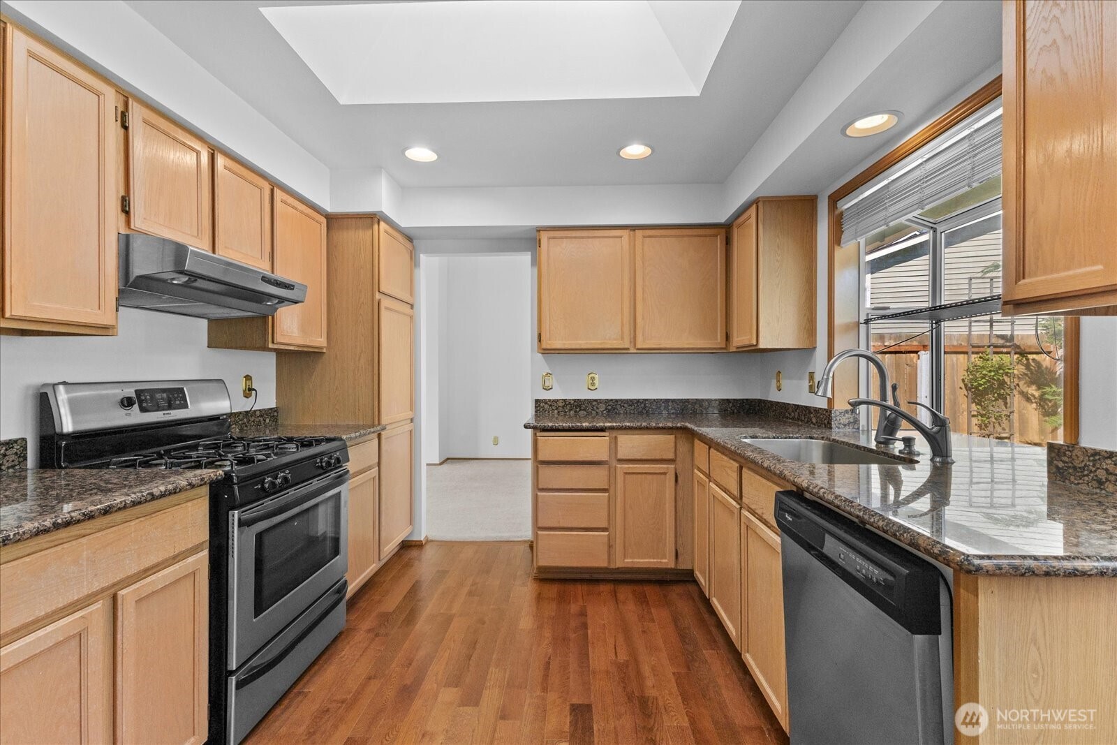5036 Northeast 21st Street Renton, WA 98059 - Photo 12 of 33